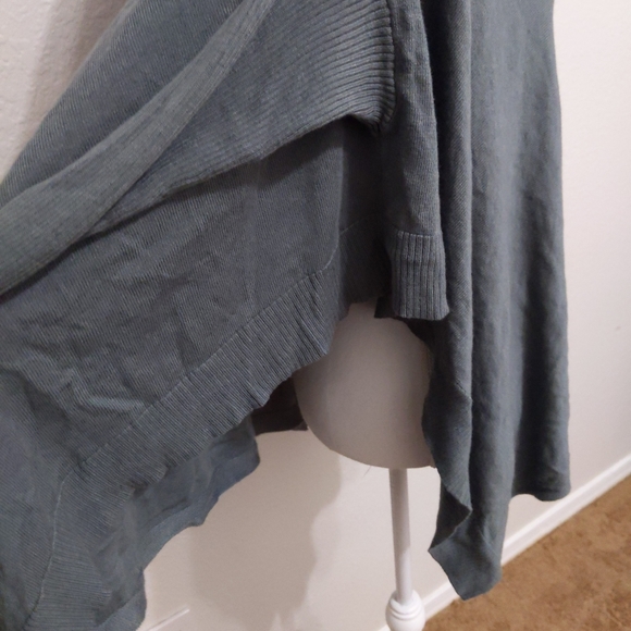 Romeo + Juliet Couture Nordstrom Green Batwing Sweater | Fall Cozy Earthy - Picture 6 of 8